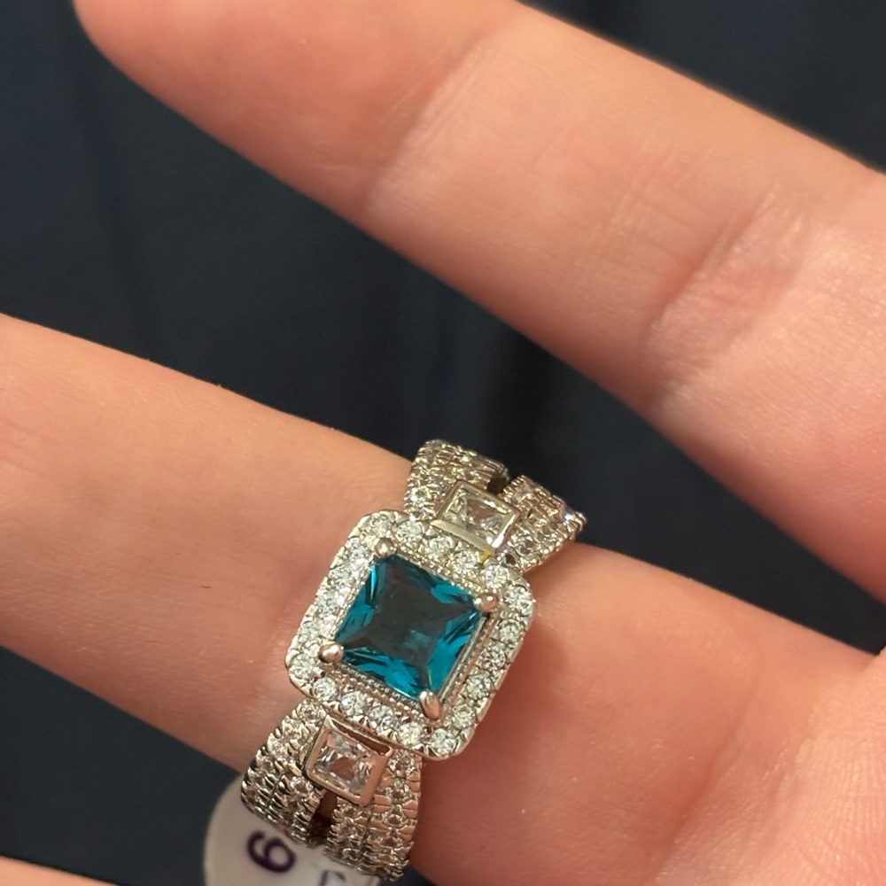 Silver and Blue Gemstone Ring size9